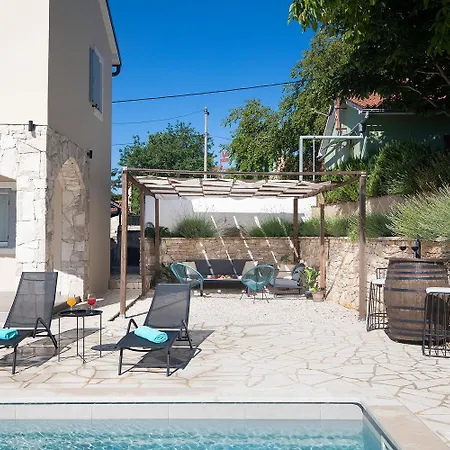 Stora Kuca ヴィラ *