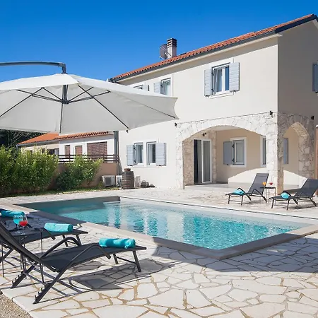 ヴィラ Stora Kuca *